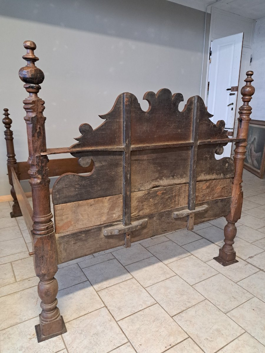 Letto in noce con colonne del '600-photo-2
