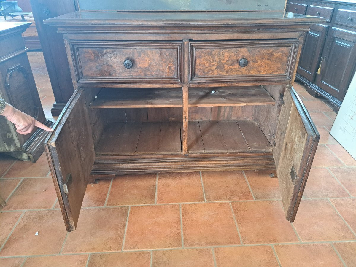 Credenza del '600 in noce-photo-4