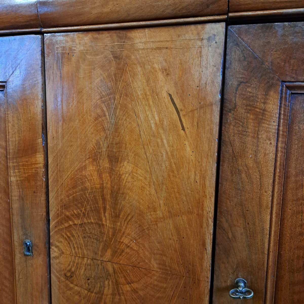 Meravigliosa grande credenza in noce filettata-photo-4