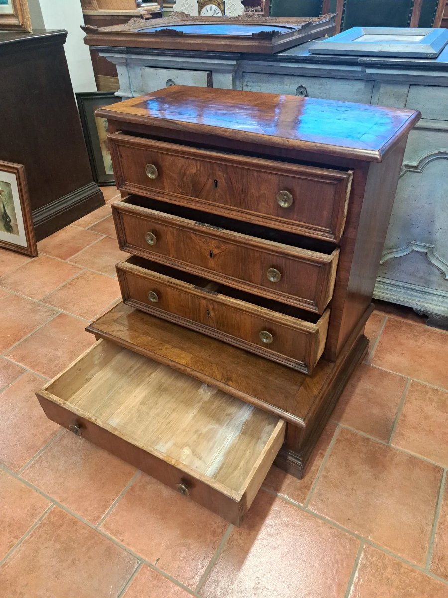 Inginocchiatoio del '700 toscano listrato in noce-photo-1