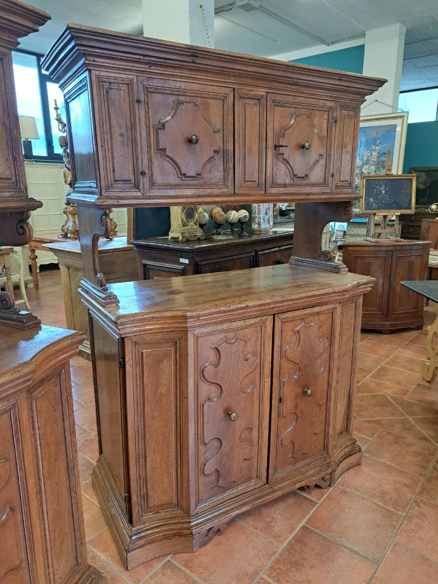 Coppia di credenze da sagrestia in noce filettato del "600-photo-3