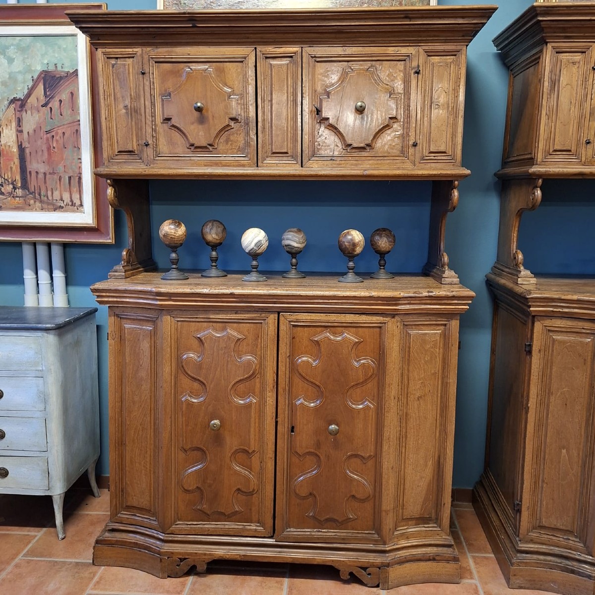 Coppia di credenze da sagrestia in noce filettato del "600-photo-4