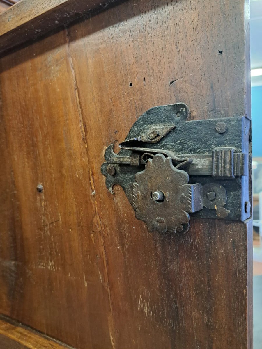 Coppia di credenze da sagrestia in noce filettato del "600-photo-4