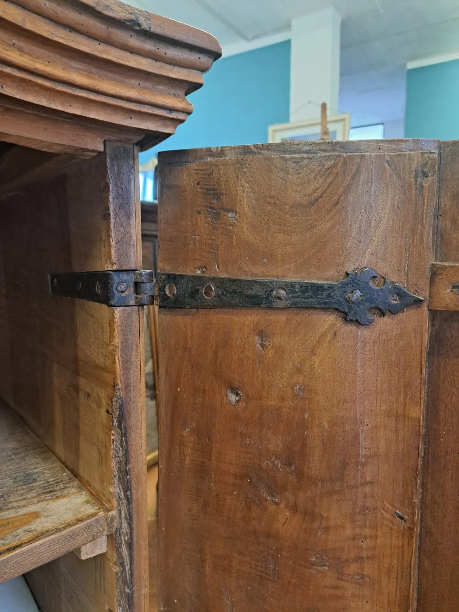 Coppia di credenze da sagrestia in noce filettato del "600-photo-5