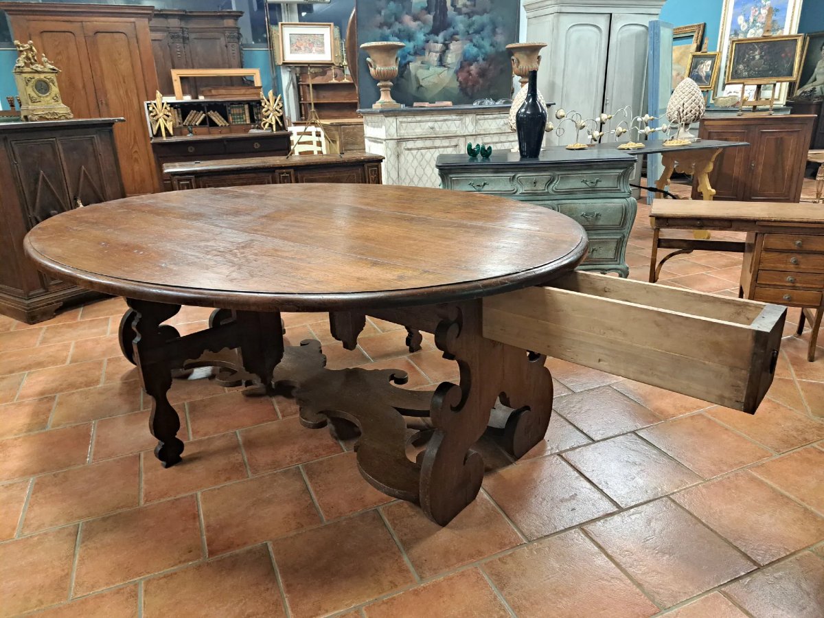 Grandissimo tavolo ovale in noce con zampe a lira-photo-3