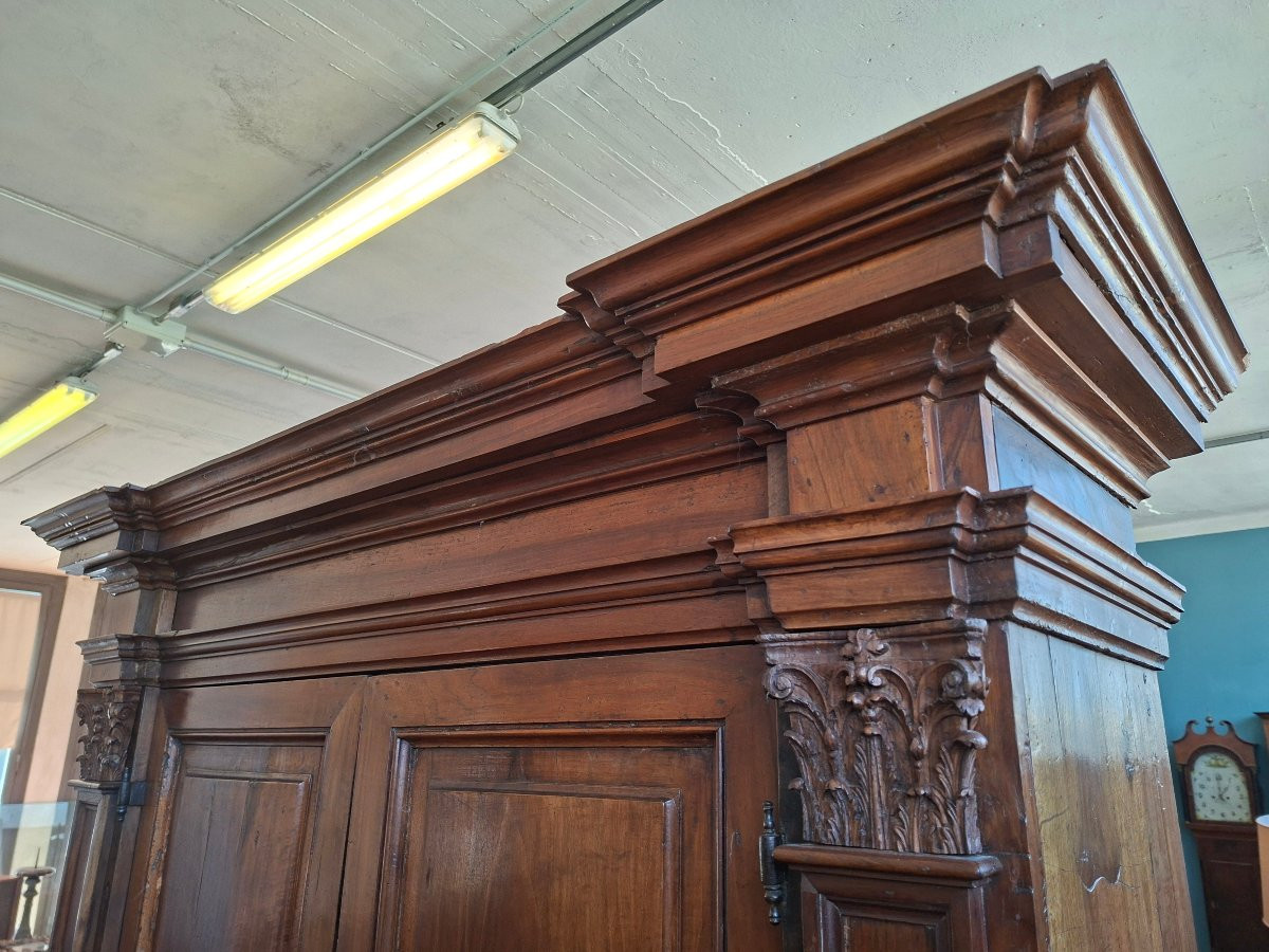 Credenza in noce a doppio corpo-photo-3