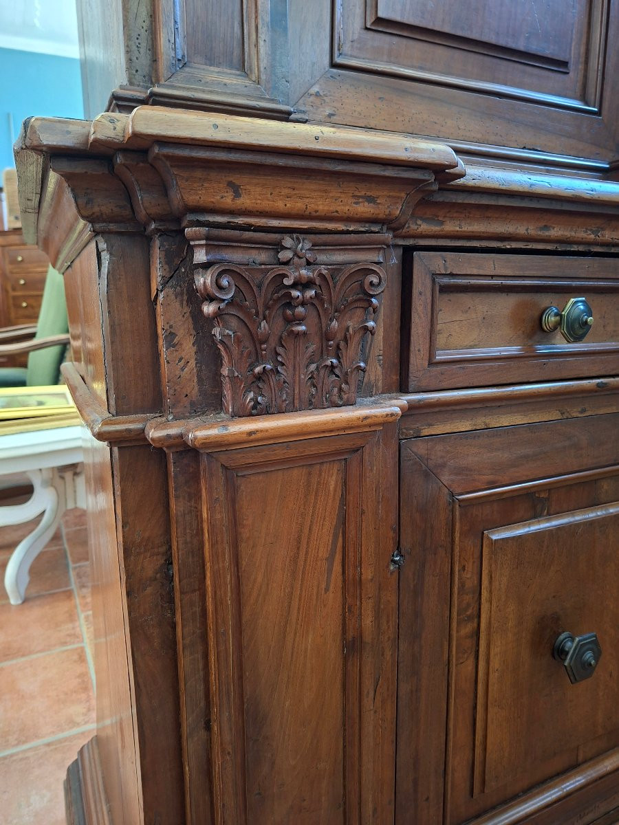 Credenza in noce a doppio corpo-photo-7