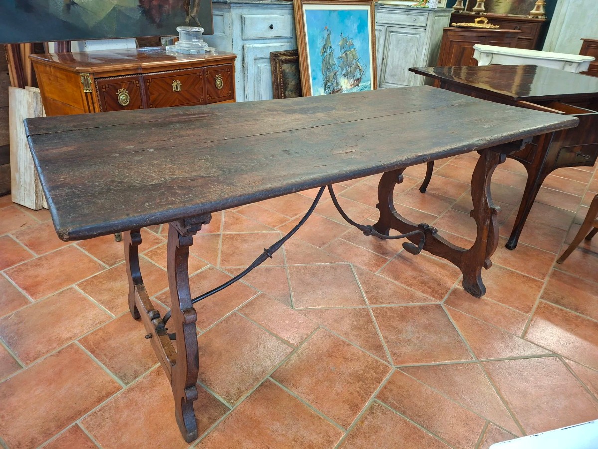 Tavolo a lira in castagno