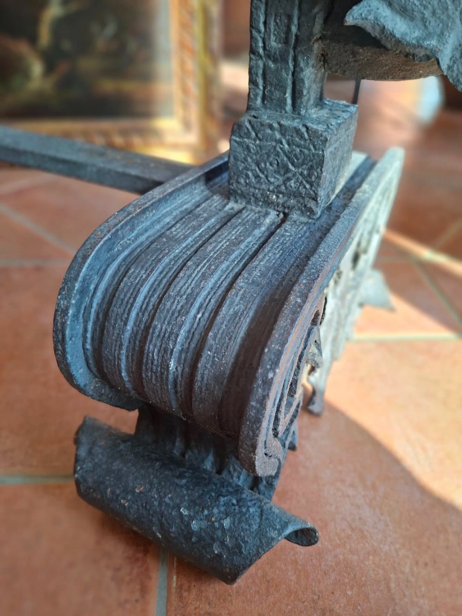 Coppia di grandi alari monumentali in ferro-photo-1