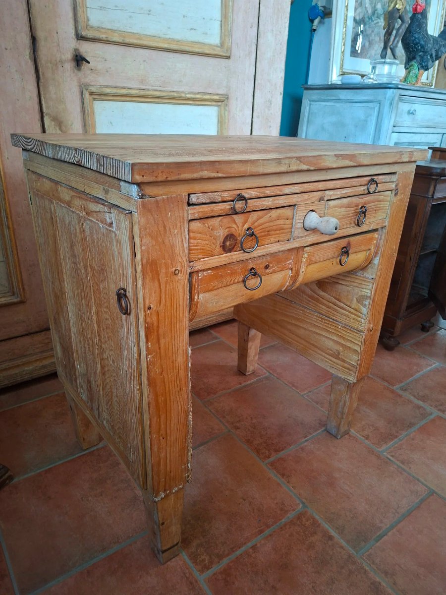 Tavolo da lavoro da cucina in larice