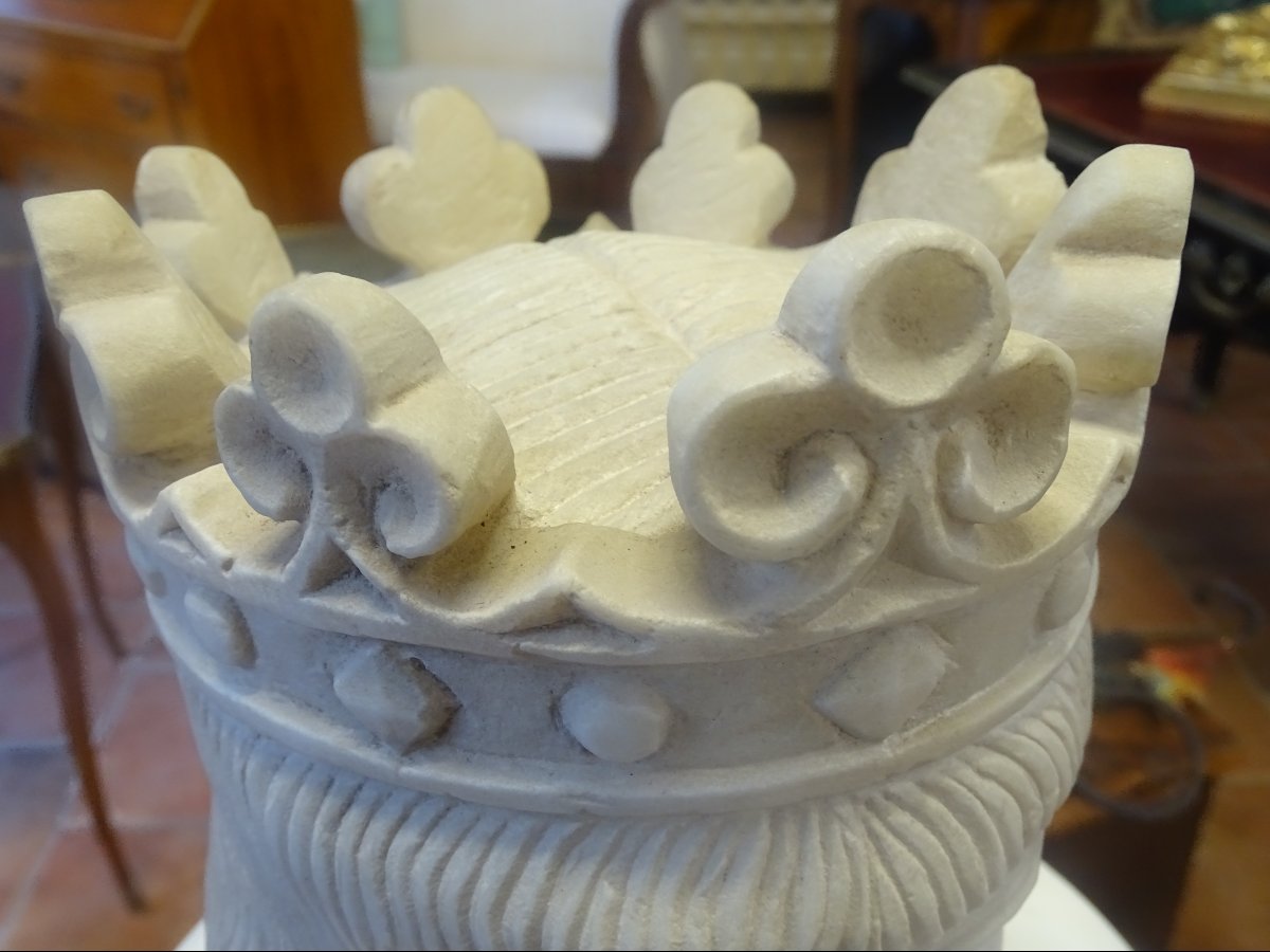 Scultura marmorea: Testa coronata di re medievale-photo-4