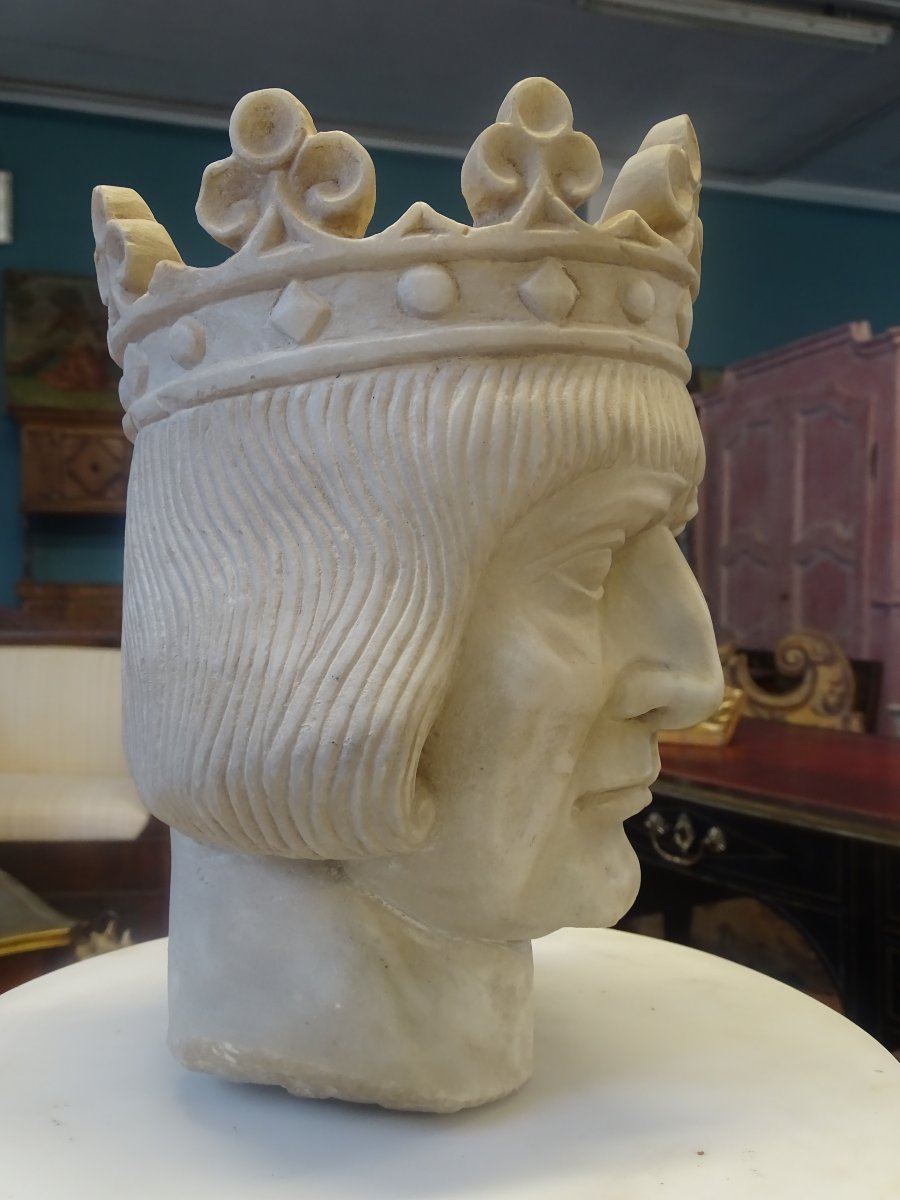Scultura marmorea: Testa coronata di re medievale-photo-2