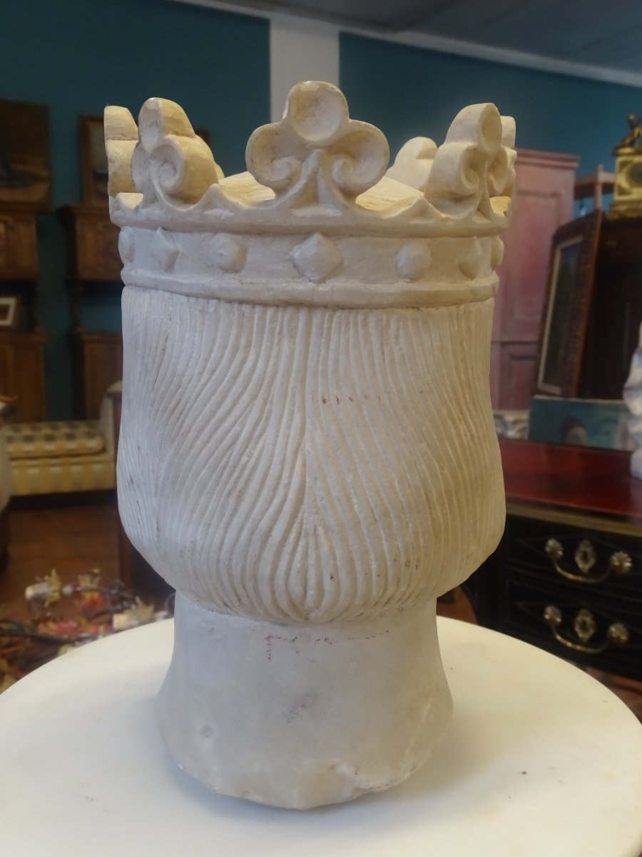 Scultura marmorea: Testa coronata di re medievale-photo-3