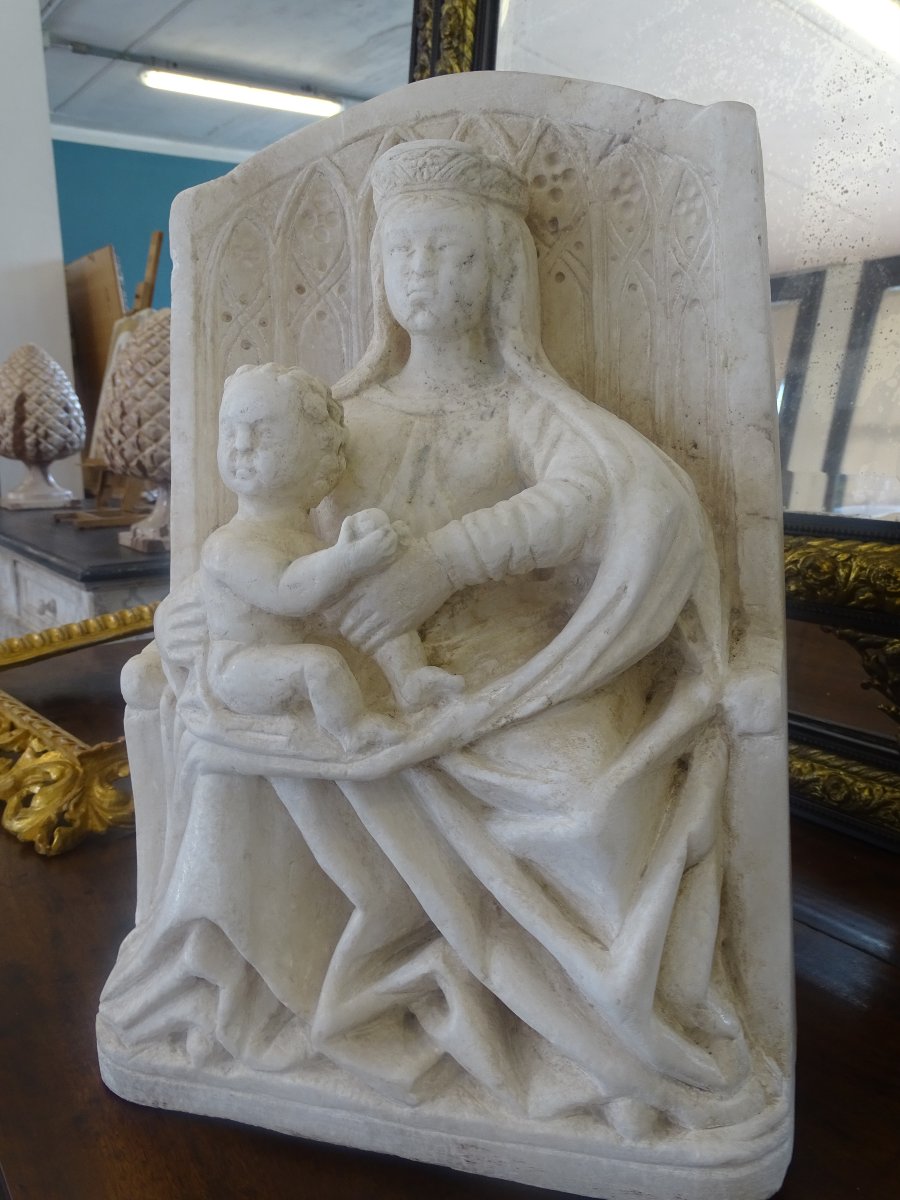Scultura in alabastro "Madonna sul trono con bambino"-photo-4
