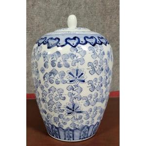 Asia 20th Century: Very Large Porcelain Ginger Jar With Flower And Insect Decorations