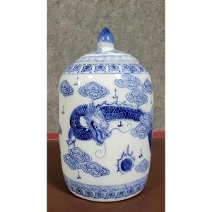 Asia 20th Century: Very Large Covered Porcelain Pot