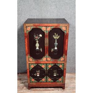 Asia, 20th Century: Lacquer Cabinet Decorated With Vases Of Flowers In Hardstone  