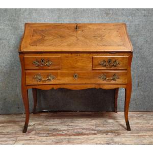 Slant-front Desk - Curved Commode-scriban In Walnut And Marquetry - Louis XV Period
