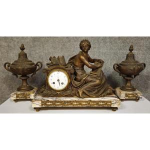 Spelter Clock Set With A Medal Patina, Napoleon III Period, Circa 1880