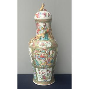 Large Covered Baluster Vase In Canton Porcelain 19th Century
