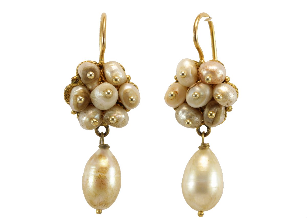 Orecchini antichi con perle