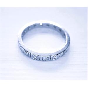 18-carat White Gold Wedding Band Set With Diamonds