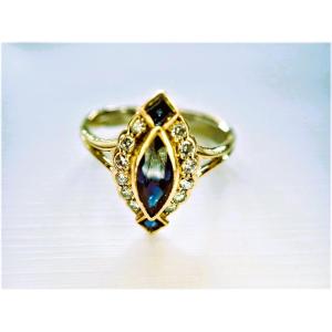 18-carat Gold Marquise Ring Set With Diamonds And Sapphires
