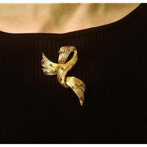 18-carat Gold Brooch Set With Rubies