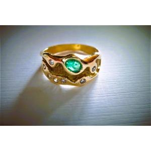 Vintage 18k Gold Ribbon Ring With Emerald And Diamonds
