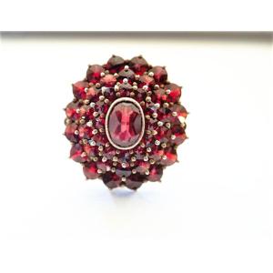 Silver Ring Set With Garnets