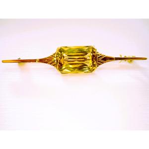 18-carat Gold Brooch Set With A Quartz