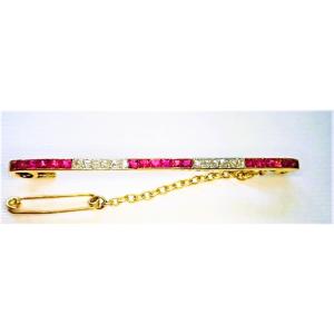 Art Deco 18-carat Gold Brooch Set With Diamonds And Rubies