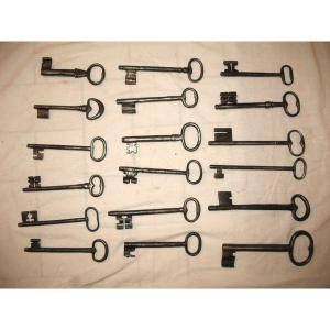 Wrought Iron Keys From The 17th And 18th Century Important Collection Of Large Keys 18 Pieces
