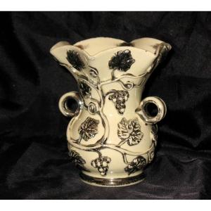 Langeais Earthenware Vase Decorated With Bunches Of Grapes, 19th Century