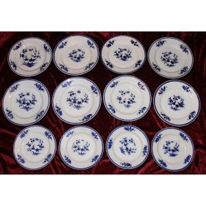 12 Plates In Soft Porcelain From Tournai, 18th Century, Decorated With A Fly And 3 Bells