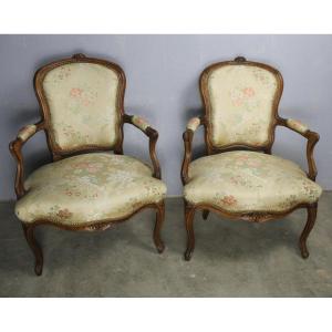 Pair Of Louis XV Period Armchairs In Natural Wood, Molded And Carved, 18th Century