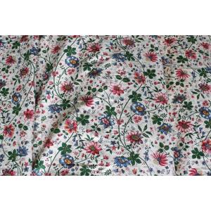 Footage Of Floral Fabric With Indian-style Decoration. Perfect Condition. Length: 8.60 M. 