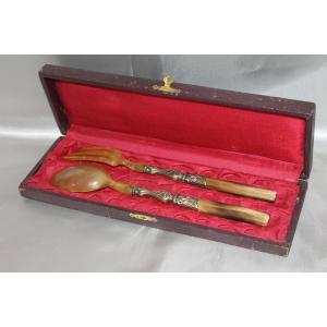 Salad Servers In Horn And Silver-plated Metal, Art Nouveau Period, Iris Décor And Original Case
