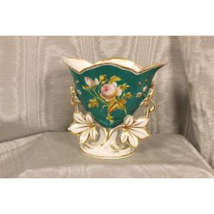 Louis-philippe-era Vase Made Of Paris Porcelain, Decorated With Roses, 19th Century