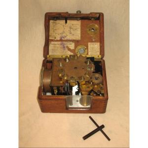 Printing Chronometer Recorder For Pigeon Fanciers In Its Original Box From The Early 20th Century