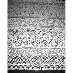 Large Luxeuil And Richelieu Lace Curtain, 19th Century