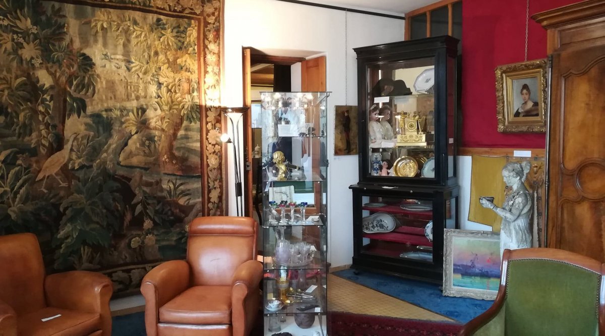 Quai  Favières Antiquités