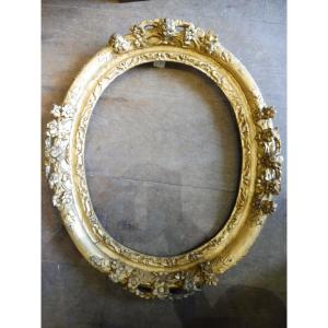 Oval Frame In Carved And Gilded Wood, 17th Century