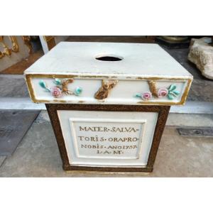 Porcelain Base From The East India Company, 18th Century