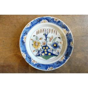 Round Delftware Dish, 18th Century