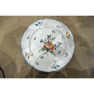 19th Century Earthenware Plate With Polychrome Flower Decoration  