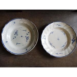 Pair Of Fine Earthenware Plates With Twig Decoration, 18th Century 