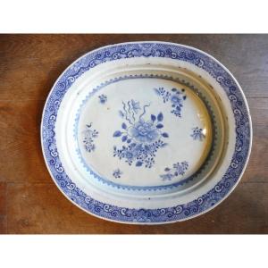 Hollow Dish In 18th Century Chinese Porcelain, Monochrome Blue Decoration.
