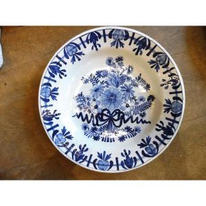 Round Delftware Dish, 18th Century