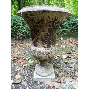 19th Century Medici-shaped Cast Iron Garden Vase